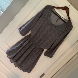 Blouson style taupe and white short dress